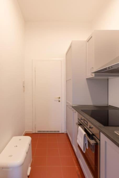 Elegante Bilocale Porta Genova - Mirable Pm Apartment Милано Екстериор снимка